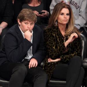 Christopher e sua mãe assistem a jogo da NBA (20/2/2011)