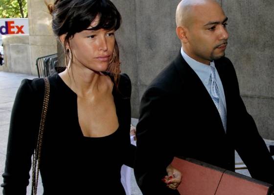 A atriz Paz de la Huerta e seu advogado Jamel Oeser-Sweat chegam à Corte Criminal de Manhattan (14/7/2011) 