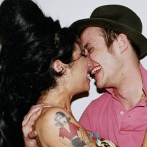 Amy Winehouse e Blake Fielder-Civil em momentos divertidos (2007)