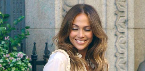 Jennifer Lopez grava novo clip em Los Angeles e exibe boa forma (21/8/11)