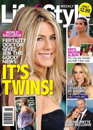 Capa da revista "Life & Style" mostra matéria com a atriz Jennifer Aniston indicando que a atriz está grávida de gêmeos