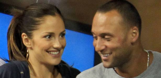 A atriz Minka Kelly e o jogador de beisebol Derek Jeter assistem partida de tênis em Nova York (04/09/2010)