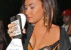 Demi Lovato comemora seus 19 anos em um boliche e emenda com festinha privada - Brainpix