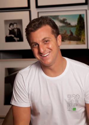 Luciano Huck posa para a revista "Contigo!"