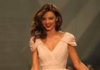 Miranda Kerr reaparece esbelta apenas 8 meses após dar à luz - AP