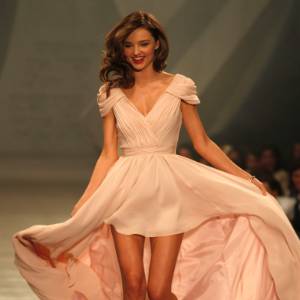 A modelo australiana Miranda Kerr em desfile na Cidade do México (01/09/2011)