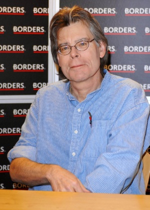 Stephen King na sessão de autógrafos do livro "Liseys Story", em Londres (7/11/2006) - Brainpix