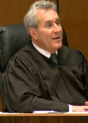 O juiz Michael Pastor, responsável pelo caso da morte do cantor Michael Jackson, no Tribunal de Los Angeles (27/9/11)