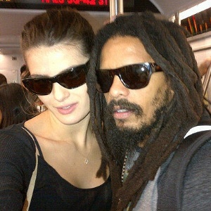 Isabeli Fontana e Rohan Marley no metrô (5/10/11)