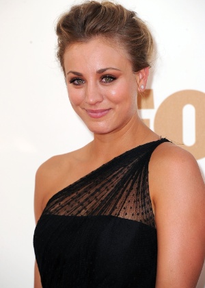 Kaley Cuoco no 63o Emmy Awards (18/09/11)