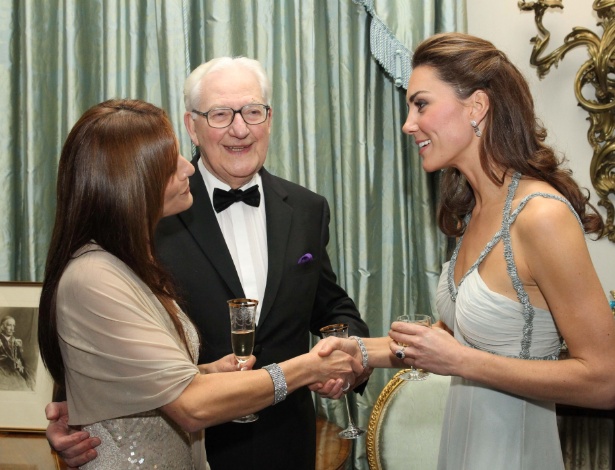 Kate Middleton vai ao seu primeiro evento beneficente sem o marido, príncipe William, por perto (26/10/2011)