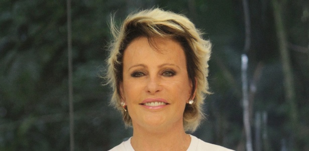 Ana Maria Braga durante gravação do programa "Mais Você" (agosto/2011)