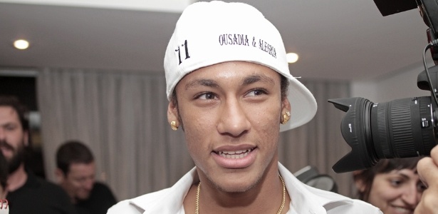 Neymar já soma mais de R$ 1 milhão por mês em publicidade. Salário é de R$ 1,5 milhão  - Shin Shikuma