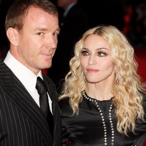 Madonna e Guy Ritchie em Londres, Inglaterra, no último ano de casamento (1/8/08) - Getty Images