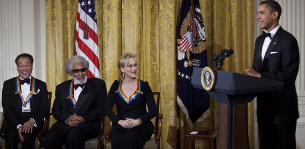 Os músicos Yo-Yo Ma e Sonny Rollins e a atriz Meryl Streep são homenageados pelo presidente Barack Obama, em Washington (04/12/11)