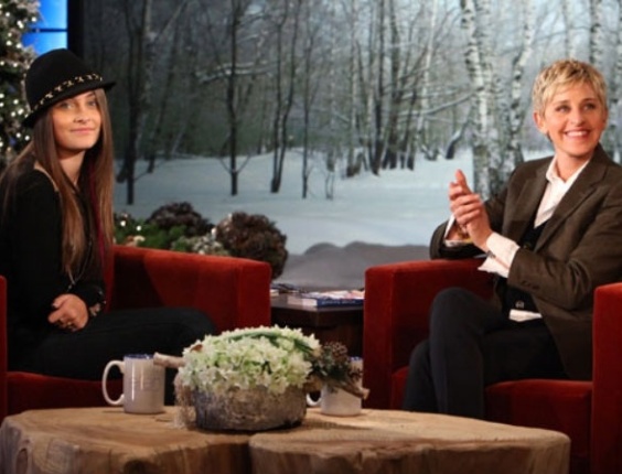 A filha de Michael Jackson, Paris Jackson, participa do "Ellen DeGeneres Show" (14/12/11)