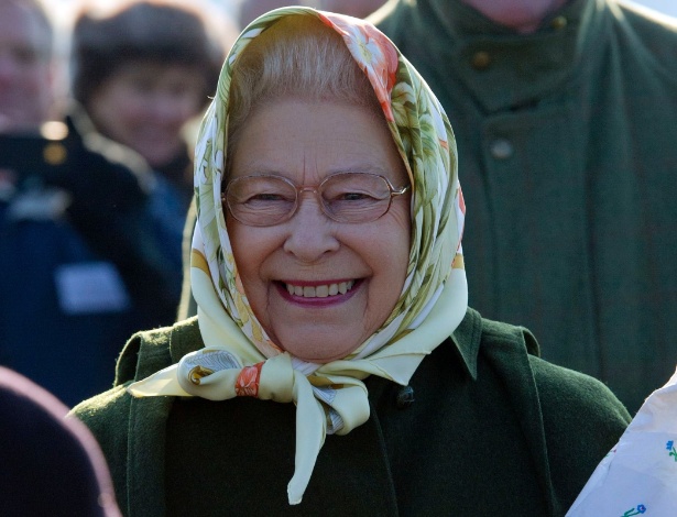 Rainha Elizabeth 2ª em evento que marca o início das comemorações de seus 60 anos de reinado (03/02/12)