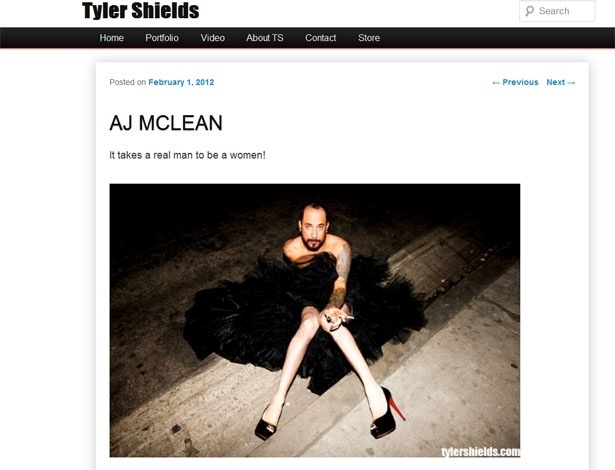 AJ McLean, da banda Backstreet Boys, posou para o fotógrafo Tyler Shields vestido de mulher (1/2/12)