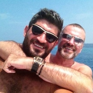 George Michael e o namorado, Fadi Fawaz, passam férias na Austrália (5/2/12)