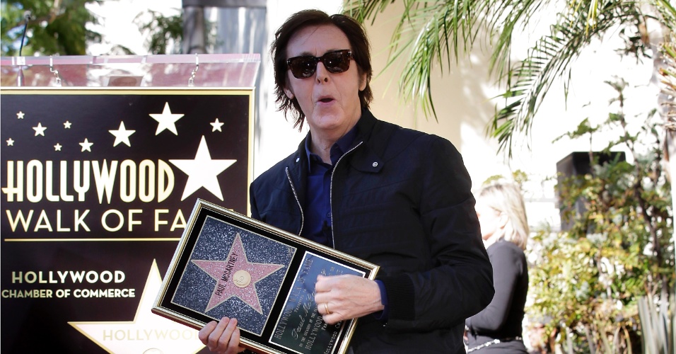 Paul McCartney ganha estrela na Calçada da Fama, em Hollywood, Los Angeles (9/2/12)