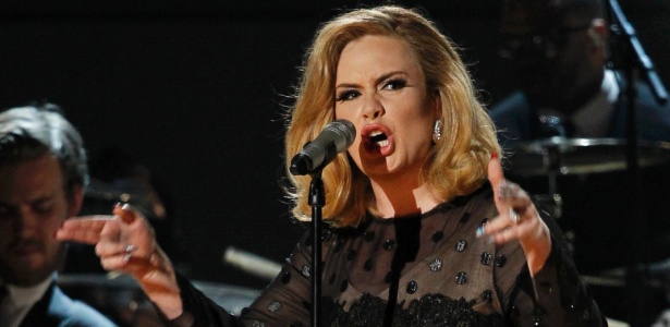 Adele canta "Rolling in the Deep" no Grammy 2012 (12/2/12) - Reuters