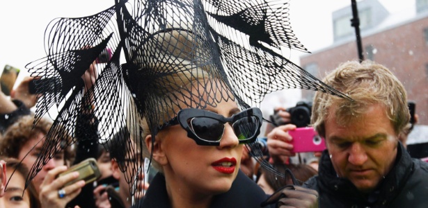 Lady Gaga no lançamento da Born This Way Foundation (1/3/12)
