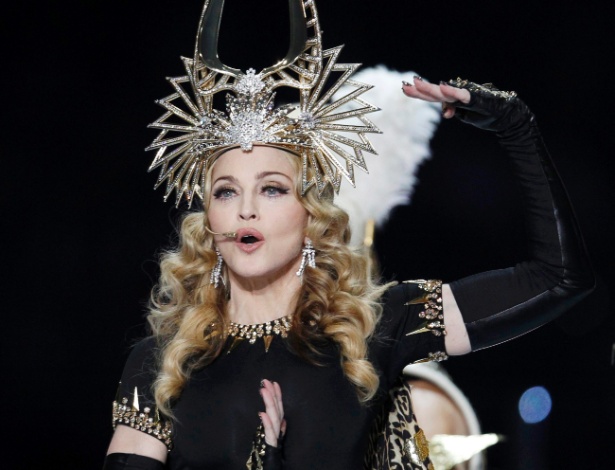 Madonna se apresenta durante show no intervalo do Super Bowl (5/2/12) - Timothy A. Clary