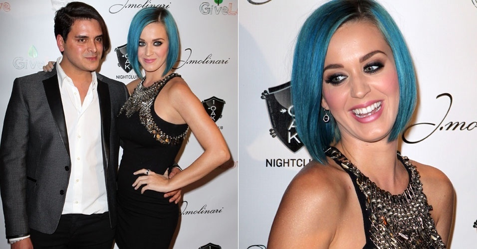 Com cabelo azul, Katy Perry aparece pela primeira vez em evento após o anunciar a separação ator Russel Brand. A cantora estava acompanhada do amigo Markus Molinari, designer de uma marca de joias, em Las Vegas, EUA (28/1/12)
