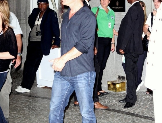 Josh Brolin chega ao Rio de Janeiro para divulgar "Homens de Preto 3" (22/2/12)