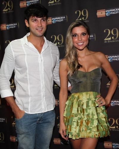 Os ex-BBBs, Fernando Justin e Flávia Vianna, também participaram da festa em São Paulo (29/2/12)