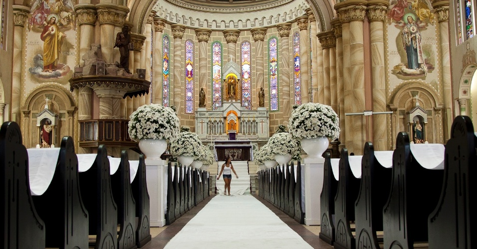 Detalhe da igreja em que foi realizado o casamento da top Carol Trentini com o fotógrafo Fábio Bartelt em Itajaí, SC (3/3/12)