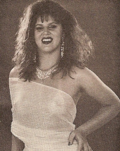Em 1990, a socialite Val Marchiori, uma das protagonistas do reality show "Mulheres Ricas", foi destaque da publicação paranaense "Nova Fase". Naquela época, estava com cabelos escuros e crespos.