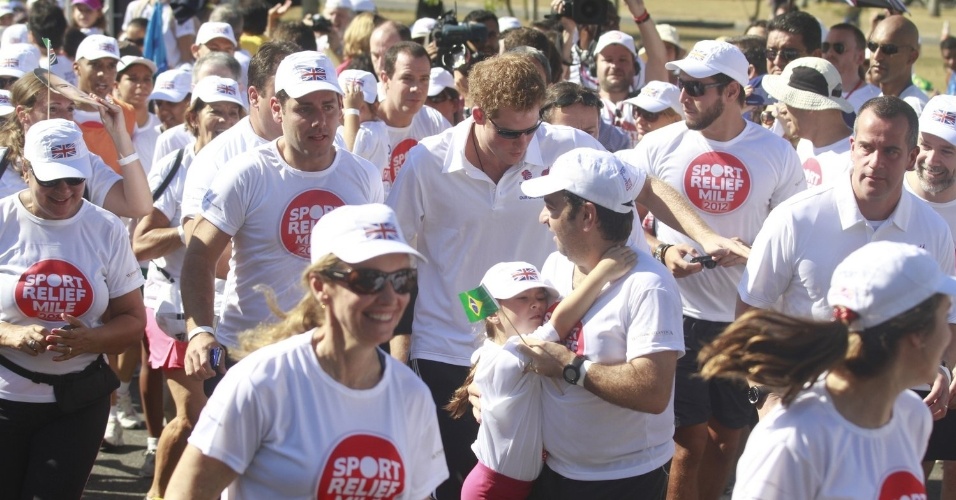 O príncipe Harry participa de corrida beneficente, no Aterro do Flamengo, debaixo de forte sol, na manhã de sábado (10/3/12)