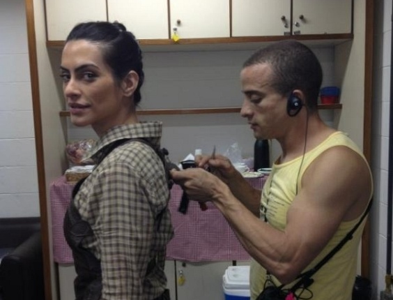 Cleo Pires posta foto de bastidores de "As Brasileiras" (12/3/12)