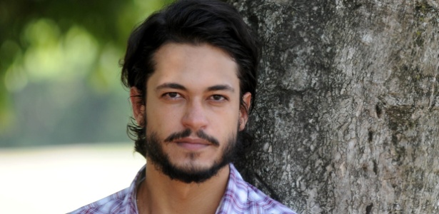 Raphael Viana posa em um parque florestal na Barra da Tijuca, zona oeste do Rio (22/3/2012)
