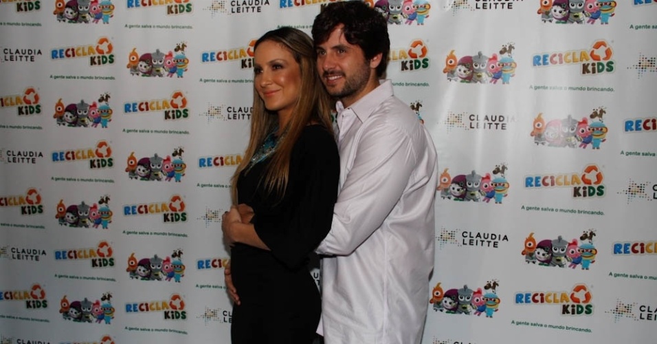Claudia Leitte e o marido, Márcio, durante o evento em São Paulo (22/3/2012)
