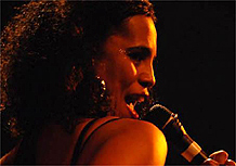 A cantora Neneh Cherry se apresenta com a banda cirKus no Rio (27/10/07)