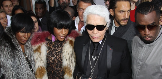 Karl Lagerfeld no desfile da maison Dior Homme (22/01/2011) - Getty Images