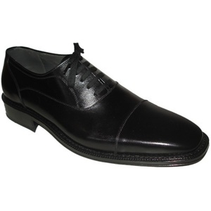 Sapato Oxford feito à mão da marca Pacco é vendido por a partir de R$ 540
