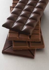 Estudo feito no Canadá diz que consumo de chocolate preto permite suportar doses muito mais altas de radiação na pele