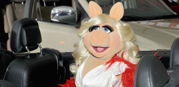 Miss Piggy chega à première do filme "Os Muppets", em Los Angeles, nos EUA (12.11.2011) - Getty Images