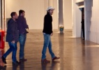 Ashton Kutcher chega para desfile no SPFW - Patrícia Araújo/UOL