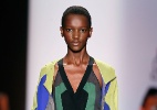 Max Azria colore o 1º dia da semana da moda de Nova York - Getty Images