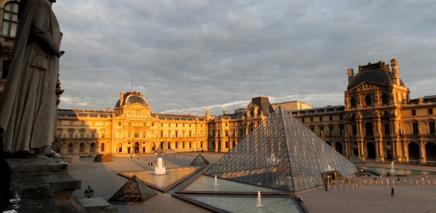 Museu do Louvre, em Paris, abrigará desfile de Salvadore Ferragamo - Getty Images
