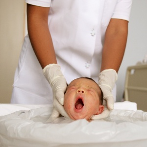 No Hospital Estadual da Vila Alpina (SP), conveniado do SUS, recém-nascido recebe mordomias - Lalo de Almeida/Folhapress