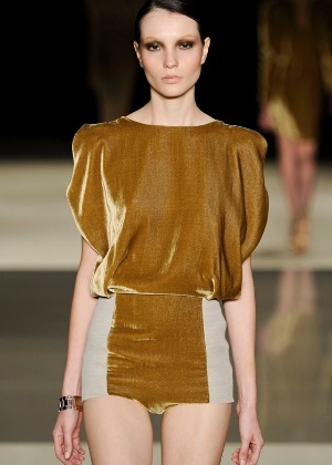 A cor também foi destaque na apresentação da marca Huis Clos no último SPFW - Divulgação