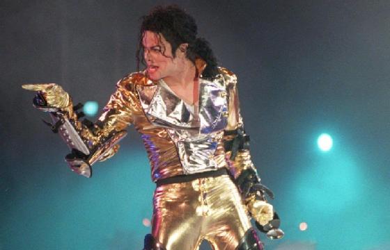 Michael Jackson no primeiro show da turnê de "HIStory" em Praga (01/08/1997) - AFP