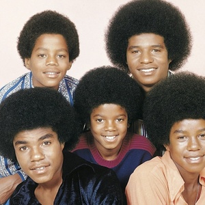 Os irmãos Jackson Five em foto para a gravadora Motown, em 1960. Deke Richards estava no time que produziu as primeiras músicas do grupo a atingir o topo das paradas
