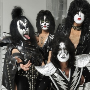 Os integrantes do Kiss: o baixista Gene Simmons, o guitarrista Eric Singer, o baterista Tommy Thayer e o guitarrista Paul Stanley