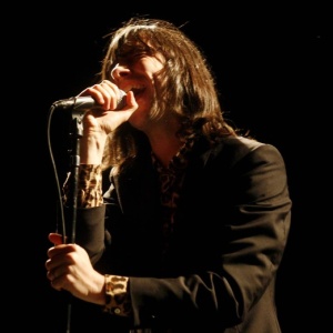 Bobby Gillespie, vocalista do Primal Scream, durante show da banda no Planeta Terra, em São Paulo (07/11/2009) - Lucas Lima/UOL